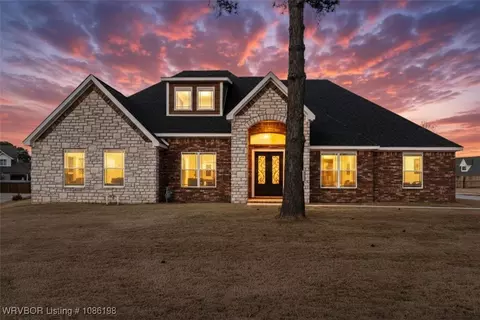 4221 Stonehouse Rd, Fort Smith, AR 72903