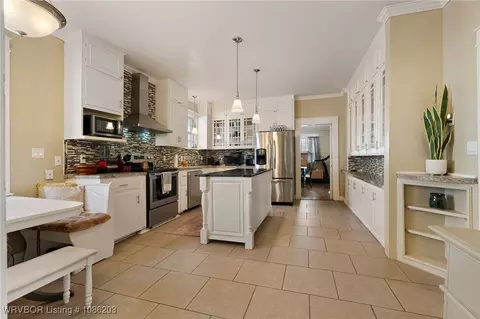 Kitchen - 1112 S 21st St, Fort Smith, AR 72901 photo 3 of 10