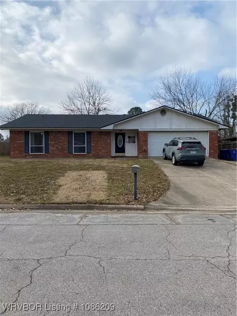 8520 S 31st Ter, Fort Smith, AR 72908