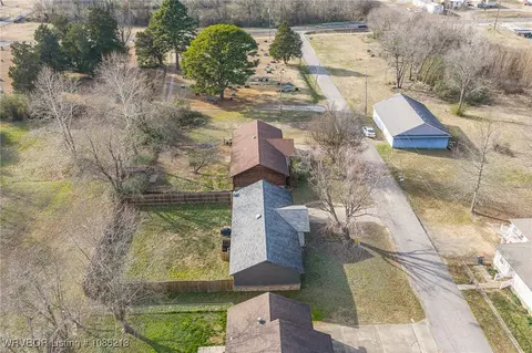 View/Area - 105 W Houston St, Lavaca, AR 72941 photo 3 of 5