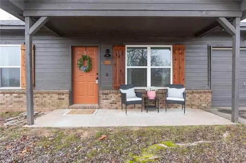 Exterior - 105 W Houston St, Lavaca, AR 72941 photo 5 of 6