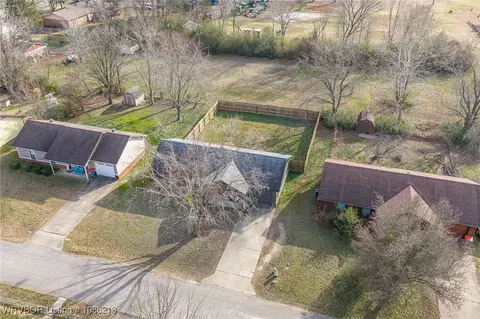 View/Area - 105 W Houston St, Lavaca, AR 72941 photo 1 of 5