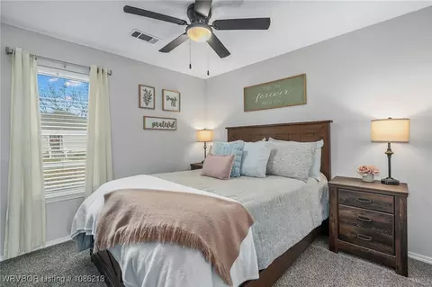 Bedroom - 105 W Houston St, Lavaca, AR 72941 photo 2 of 5