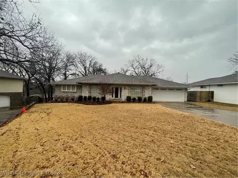 Exterior - 7715 Camelot Cir, Fort Smith, AR 72903 photo 3 of 9