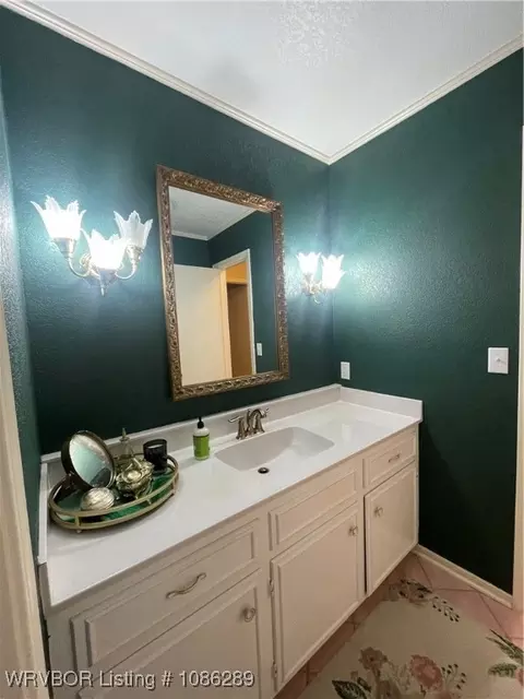Bath - 7715 Camelot Cir, Fort Smith, AR 72903 photo 5 of 7
