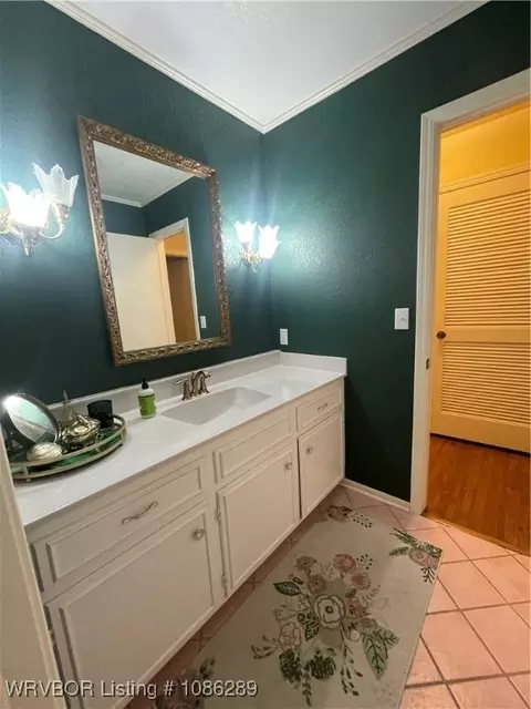 Bath - 7715 Camelot Cir, Fort Smith, AR 72903 photo 4 of 7