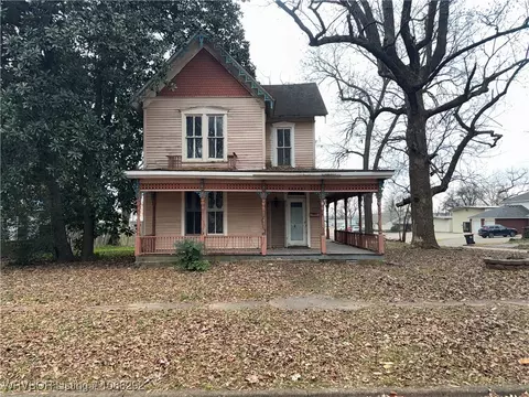 504 S 6 St, Van Buren, AR 72956