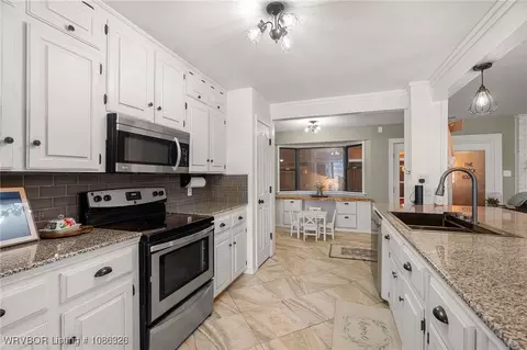 Kitchen - 14312 White Bluff Hts, Fort Smith, AR 72916 photo 1 of 2