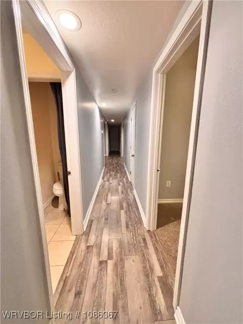 Entry Way - 8911 W Highway 252, Hackett, AR 72937 photo 2 of 3