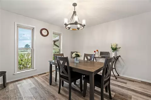 Dining - 4107 Mudtown Rd, Lavaca, AR 72941 photo 1 of 2