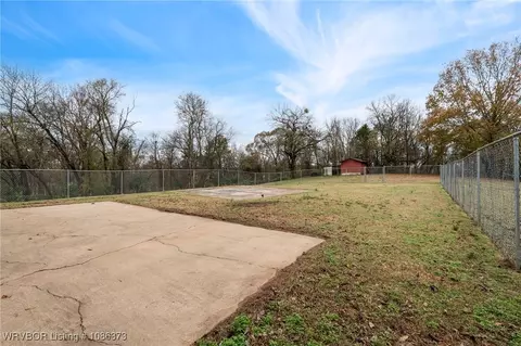 Exterior - 4107 Mudtown Rd, Lavaca, AR 72941 photo 6 of 8