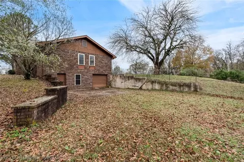 Exterior - 4107 Mudtown Rd, Lavaca, AR 72941 photo 5 of 8