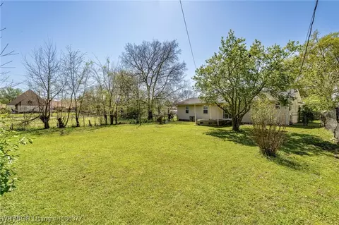 Exterior - 4607 S 22nd St, Fort Smith, AR 72901 photo 7 of 9