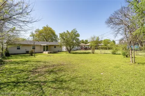 Exterior - 4607 S 22nd St, Fort Smith, AR 72901 photo 6 of 9