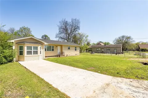 Exterior - 4607 S 22nd St, Fort Smith, AR 72901 photo 3 of 9