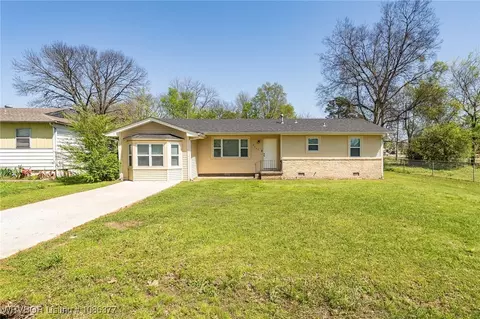 Exterior - 4607 S 22nd St, Fort Smith, AR 72901 photo 2 of 9