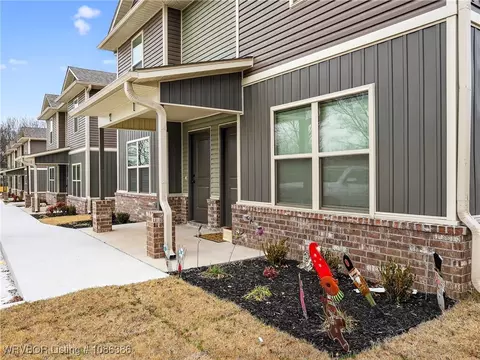 7816 Texas Rd, Fort Smith, AR 72908