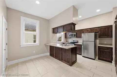 Entry Way - 623 N 14th St, Fort Smith, AR 72901 photo 2 of 2