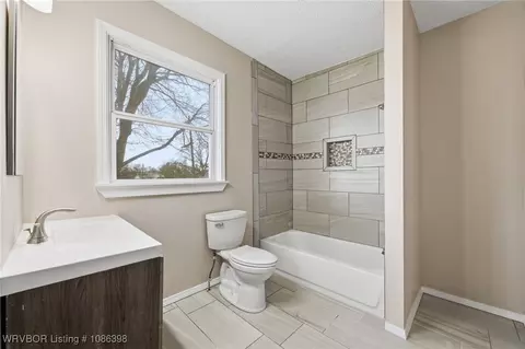 Bath - 623 N 14th St, Fort Smith, AR 72901 photo 3 of 4