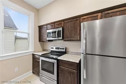 Kitchen - 623 N 14th St, Fort Smith, AR 72901 photo 2 of 2