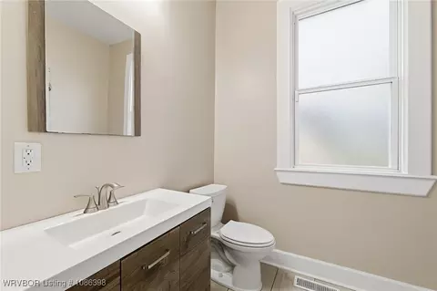 Bath - 623 N 14th St, Fort Smith, AR 72901 photo 1 of 4