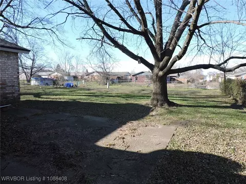 Exterior - 3313 Furman Ave, Fort Smith, AR 72908 photo 3 of 4