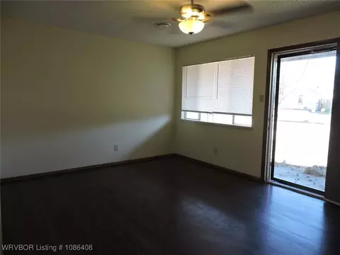 Living - 3313 Furman Ave, Fort Smith, AR 72908 photo 2 of 3
