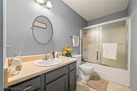 Bath - 1012 J St, Barling, AR 72923 photo 2 of 4
