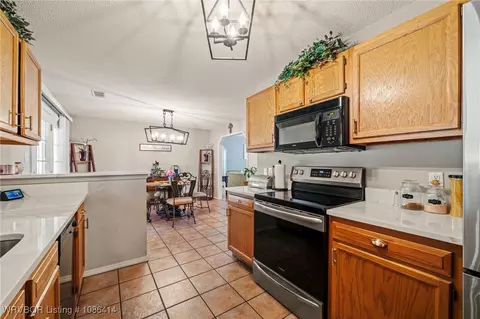 Kitchen - 1012 J St, Barling, AR 72923 photo 3 of 3