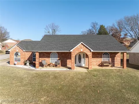 1012 J St, Barling, AR 72923