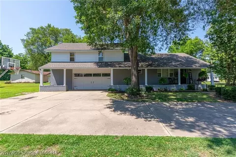 914 N 4th St, Paris, AR 72855 photo 1