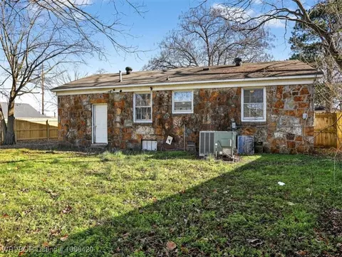 Exterior - 315 N 41st St, Fort Smith, AR 72903 photo 4 of 12