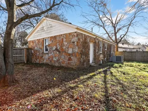 Exterior - 315 N 41st St, Fort Smith, AR 72903 photo 5 of 12