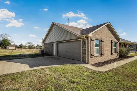 Exterior - 6562 Broadleaf Dr, Alma, AR 72921 photo 3 of 7