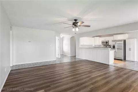 Living - 6562 Broadleaf Dr, Alma, AR 72921 photo 4 of 4