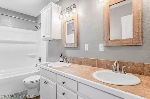 Bath - 6562 Broadleaf Dr, Alma, AR 72921 photo 1 of 3