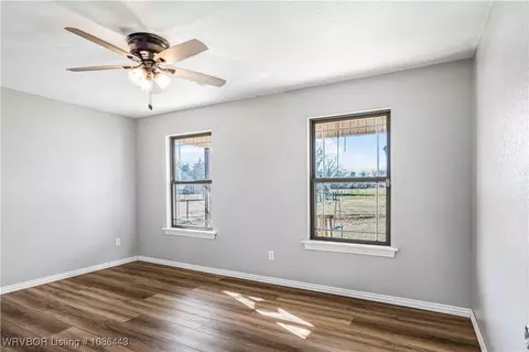 Bedroom - 6562 Broadleaf Dr, Alma, AR 72921 photo 2 of 5