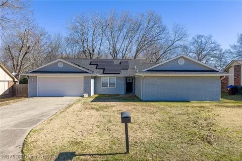 2809 S 97th Cir, Fort Smith, AR 72903