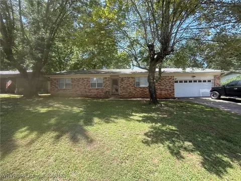 309 25th St, Ozark, AR 72949