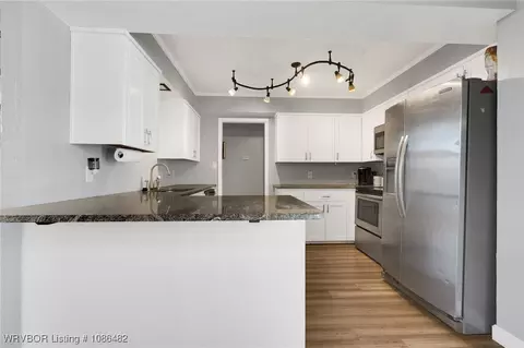 Kitchen - 9201 Skypark Dr, Fort Smith, AR 72903 photo 2 of 2