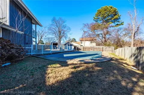 Exterior - 9201 Skypark Dr, Fort Smith, AR 72903 photo 3 of 5