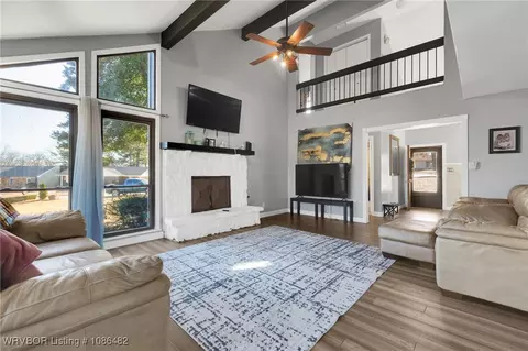 Living - 9201 Skypark Dr, Fort Smith, AR 72903 photo 2 of 3