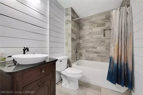 Bath - 9201 Skypark Dr, Fort Smith, AR 72903 photo 2 of 2