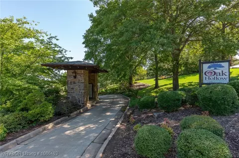 4917 Oak Hollow Dr, Fort Smith, AR 72903