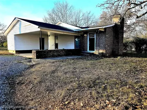 121 Church St, Charleston, AR 72933