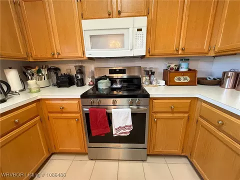 Kitchen - 5412 Hedwig Way, Fort Smith, AR 72916 photo 4 of 5