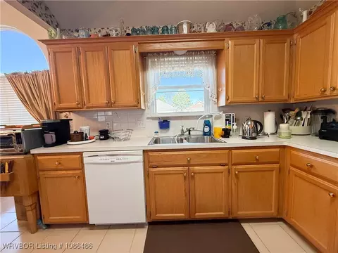 Kitchen - 5412 Hedwig Way, Fort Smith, AR 72916 photo 3 of 5