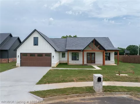 2610 Norman Ln, Greenwood, AR 72936