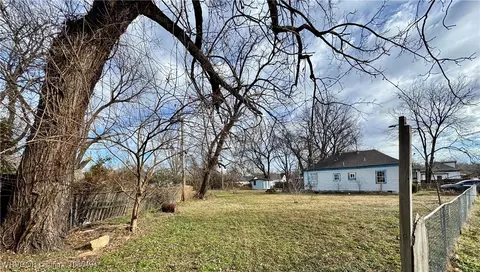 Exterior - 1711 N J St, Fort Smith, AR 72901 photo 2 of 5