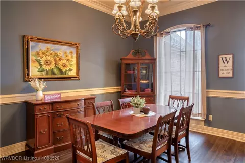 Dining - 5804 Valley View Dr, Fort Smith, AR 72916 photo 1 of 2
